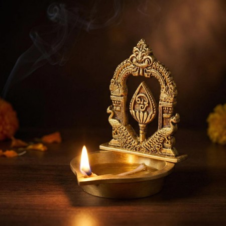 Spear Peacock (Vel & Mayil) Lamp in Kamakshi Diya model