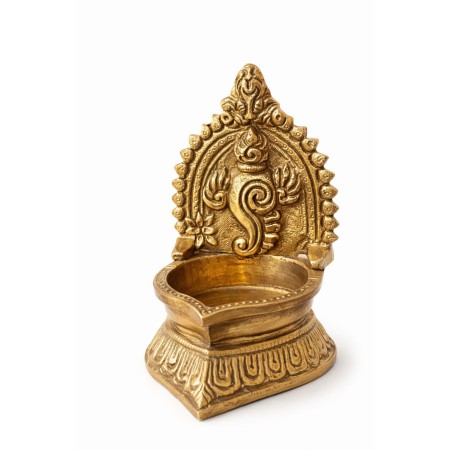 Handmade Sankh Chakra Brass Lamp – Kamakshi Lamp Style